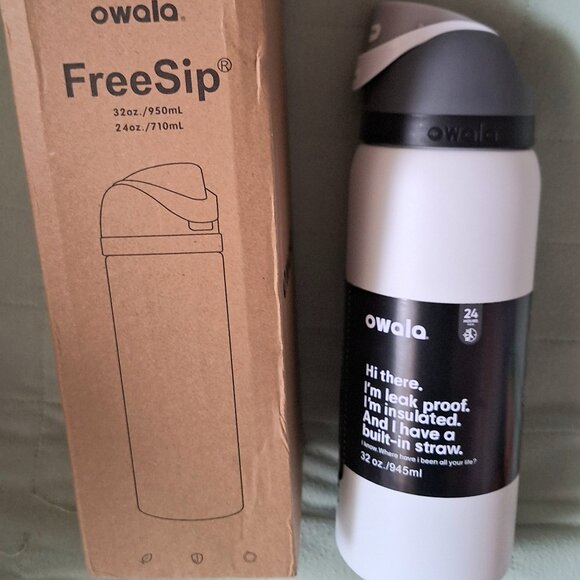NWT Owala White 32oz Freesip Tumbler - Picture 1 of 3